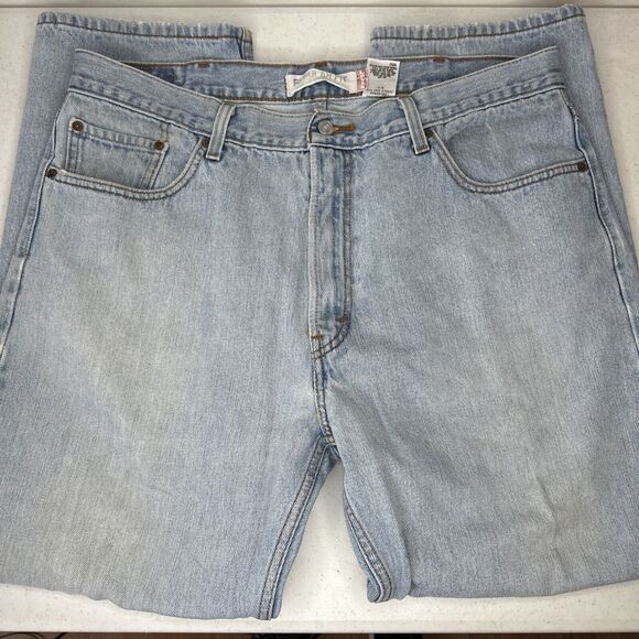 Levi’s 505 Regular Fit Straight Leg 40”x30” Light‎ Wash Jeans - Picture 1 of 10